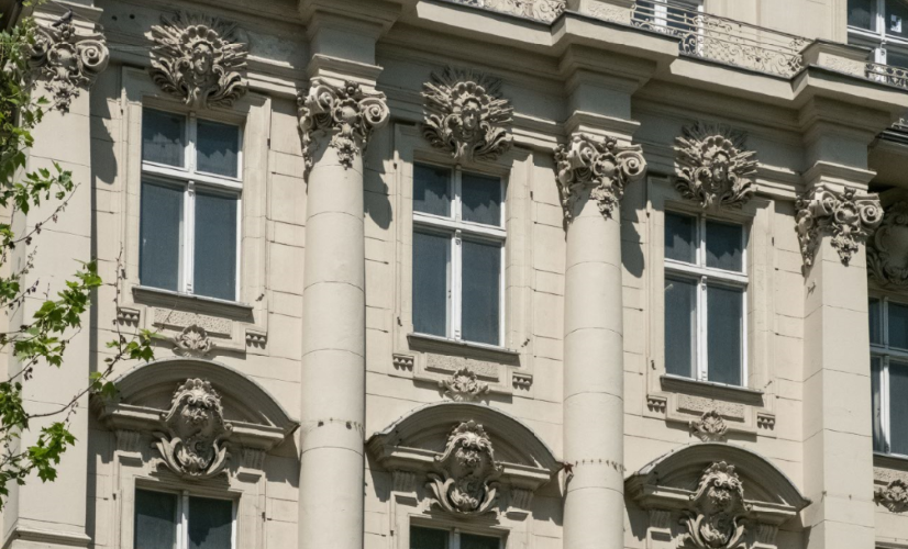 Jak zamontować ciężkie elementy na starych murach?